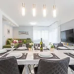 펜션 Olive Nika Mit Privatem Pool By Interhome *