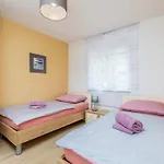 Olive Nika Mit Privatem Pool By Interhome 펜션 말린스카
